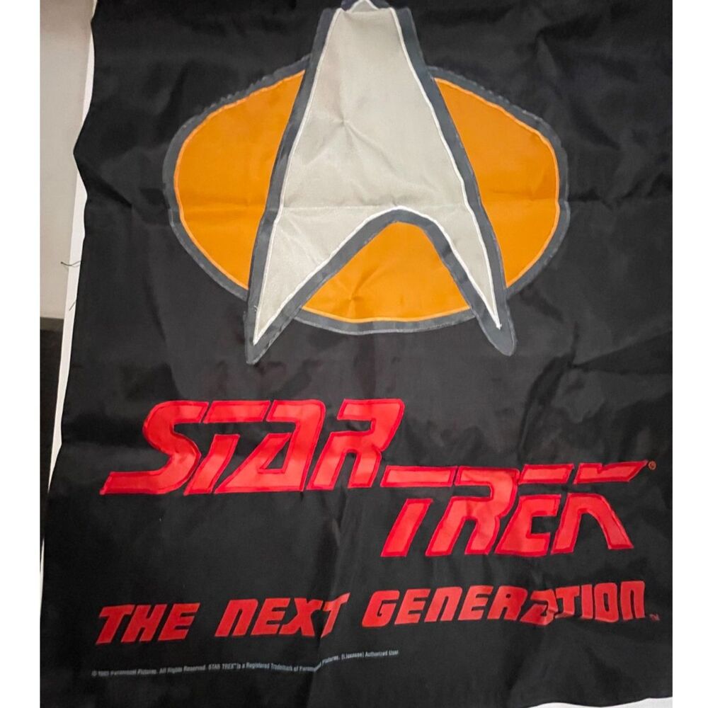 Vintage Star Trek STNG Hang Ups Flag 28"x40" Banner 1995. Opened Box. Used Cond